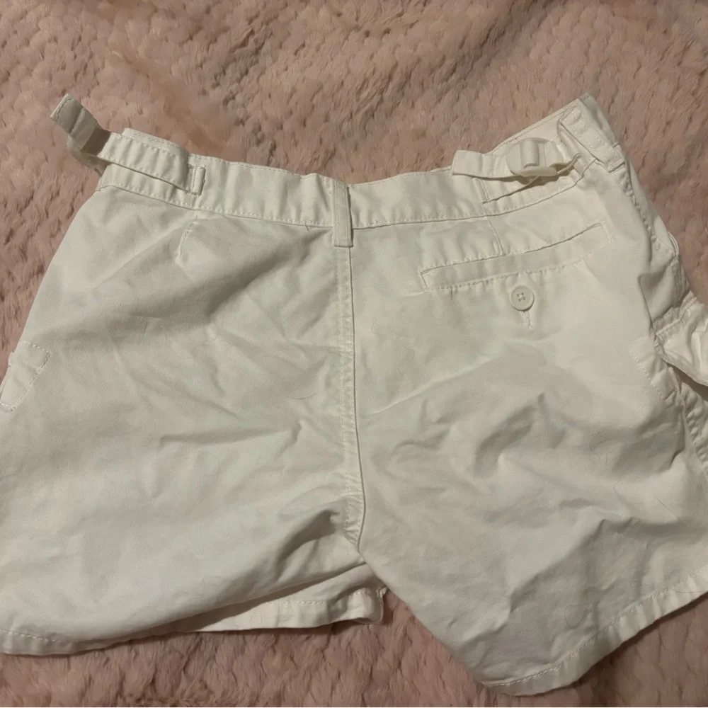 Brandy Melville White Shorts - Picture 3 of 5
